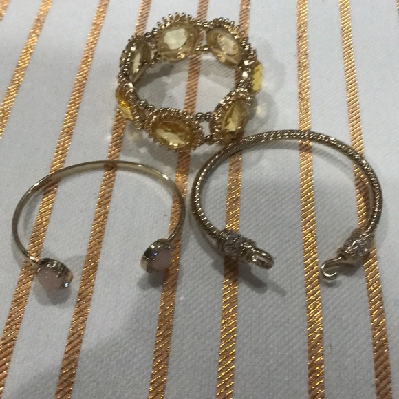 Bracelets three sets - Picture 1 of 7